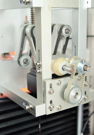 Etiquetadora de mànega retractilable de tancament de tap i cos amb dos caps