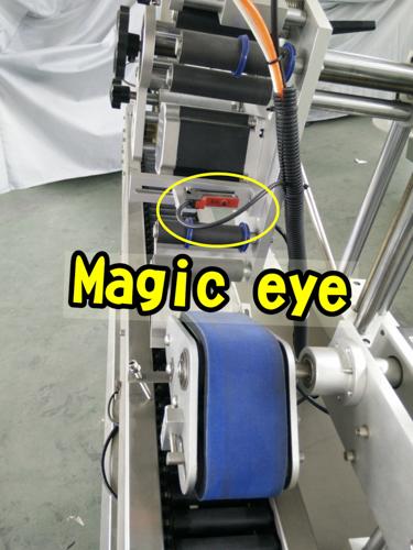 Màquina d’etiquetatge de vial del motor del servoetiquetatge Delta d’alta velocitat per a ampolles rodones petites