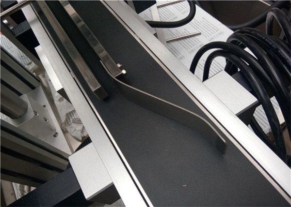 Màquina d’etiquetatge superior automàtica per a ampolla / pot / envàs