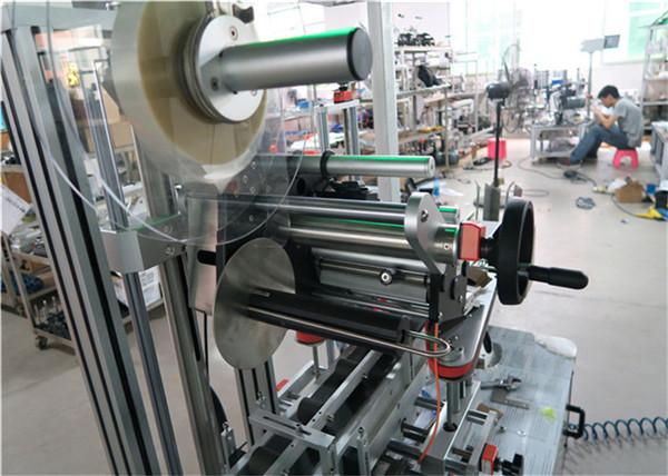 Aplicador d'etiquetes de superfície plana automàtica per a màquines d'etiquetatge superior amb equips de transportador / etiquetatge superior