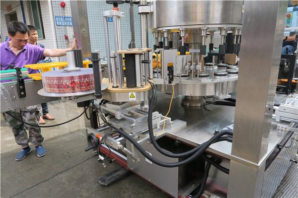 Màquina rotuladora d'etiquetes rotatives CE única ampolla automàtica completa amb ales