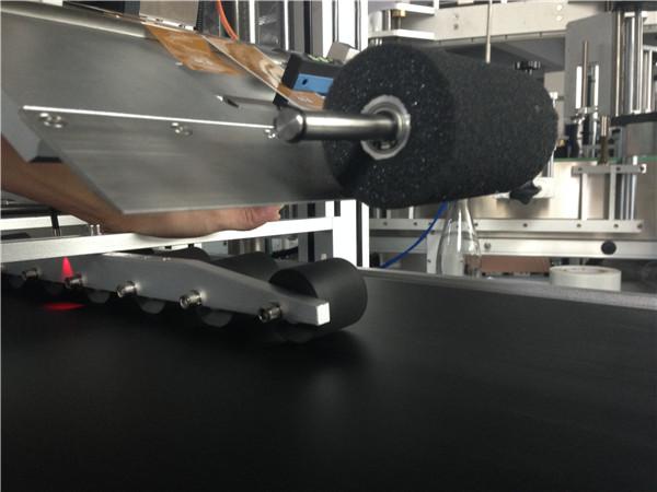 Màquina d’etiquetatge autoadhesiu de paginació per a etiqueta / targeta / bossa de penjar 200 kg