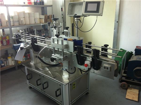 Aplicador d'etiquetes adhesives de velocitat de 45 m / min per a ampolles d'aigua quadrades / rodones / planes