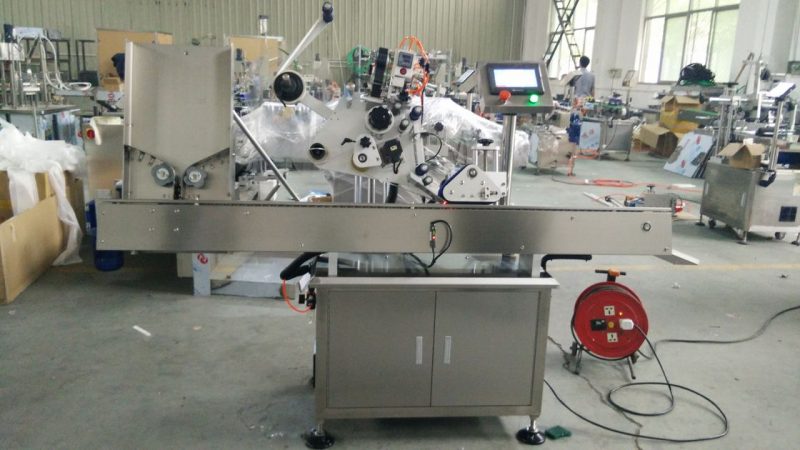 Màquina adhesiva d'etiquetes de llaunes rodones petites d'alta velocitat de la Xina, màquina adhesiva d'etiquetes d'ampolla negra per a proveïdors de cosmètics