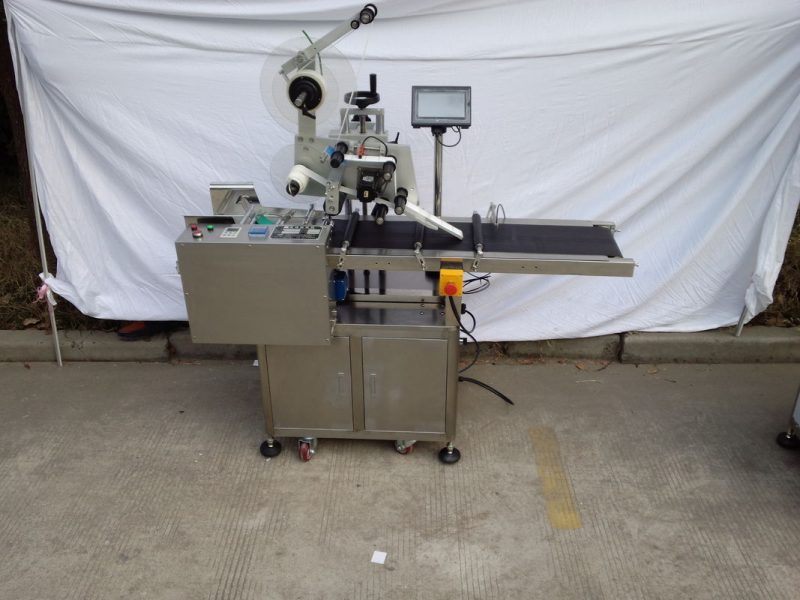 Servomotor aplicador d’etiquetes de superfície plana de paper de bossa de mà de la Xina, proveïdor de marca coneguda de Telta