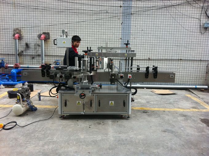 Etiquetadora d'ampolles rodones adhesiva completa automàtica per a ampolles de mascotes davant i darrere